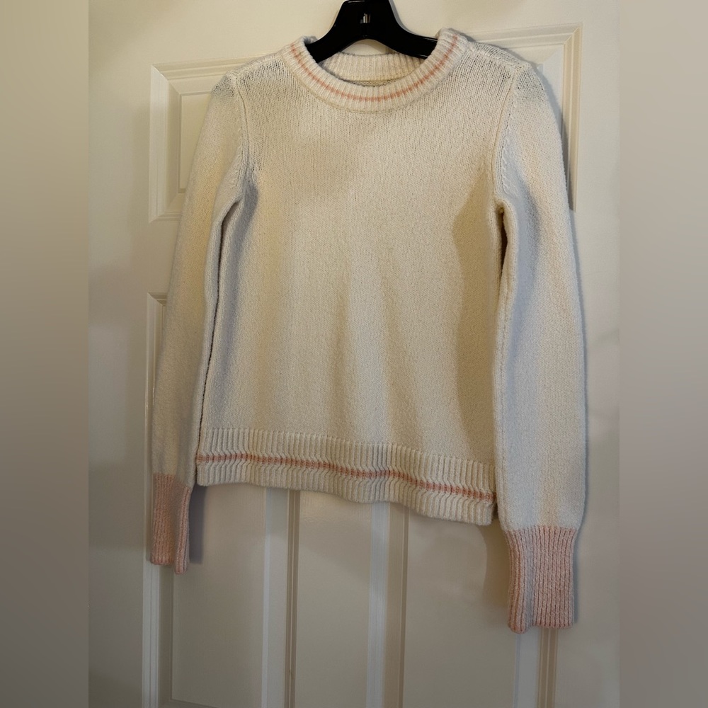Women’s Faherty white and pink sweater